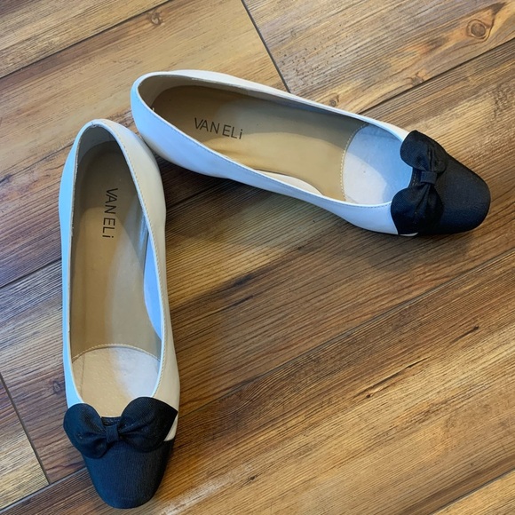 Vaneli Women's Black and White Bow Flats size 9 M - Picture 3 of 11